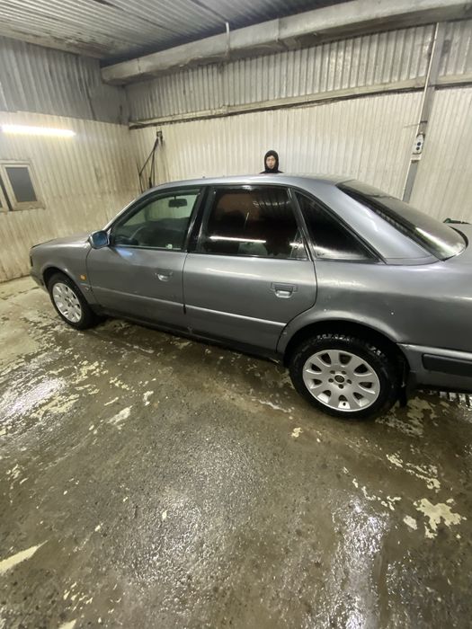 Ауди 100 с4 седан