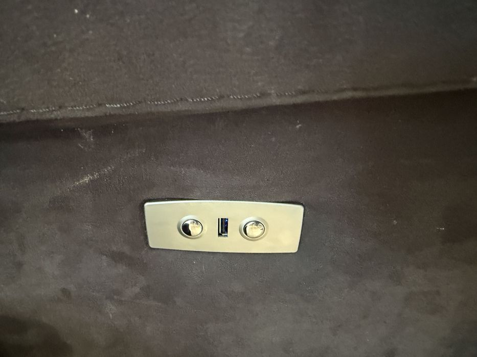 Диван + 6 трапезни стола