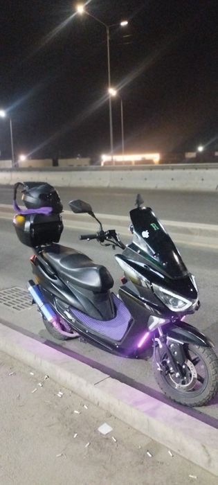 Макси скутер 175 куб