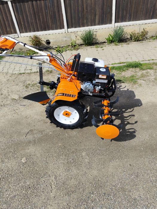Vând motocultor Ruris de 18 cai