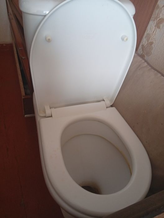 Продам унитаз в хорошем состоянии