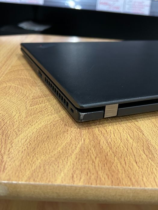 Лаптоп Lenovo Т14s 8-ядрен Ryzen/32 RAM/512 SSD, 3 м. гар.