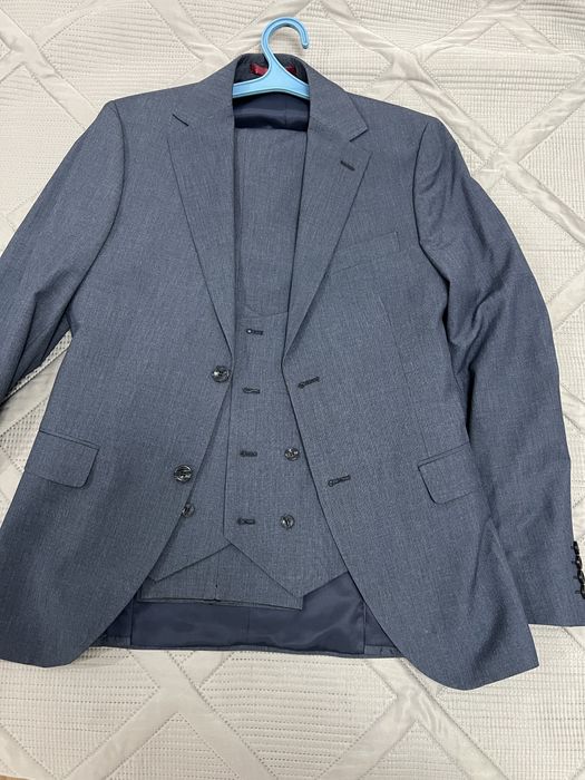 Продам Мужской костюм