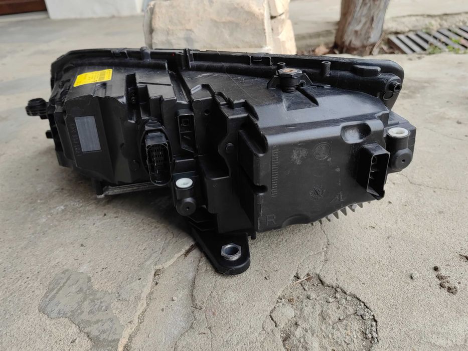 Фар Skoda Octavia 3 LED десен 2 броя / Фар Шкода Октавиа 3 17-20г. Оригинален