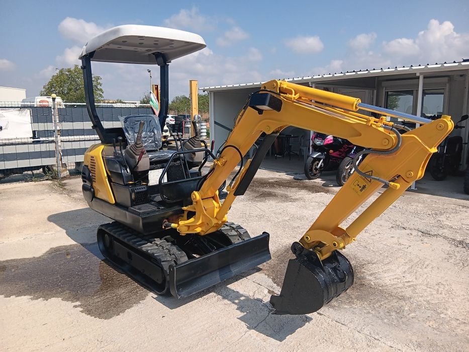 Мини Багер Hitachi 1.5 НА ИЗПЛАЩАНЕ