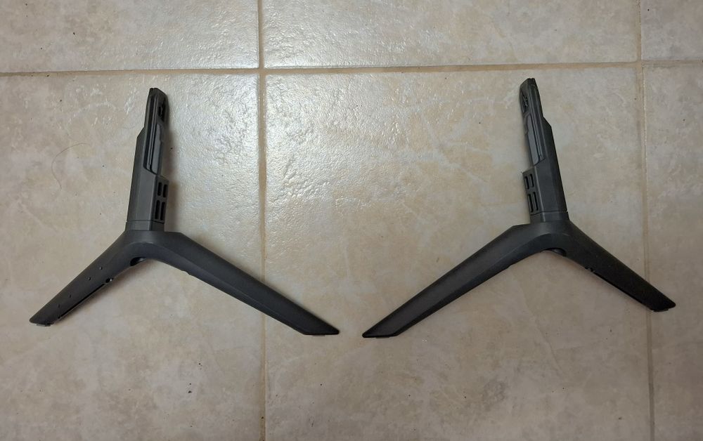 Комплект крачета за телевизор Samsung UE50AU7172 Smart,4K,Ultra HD,LED