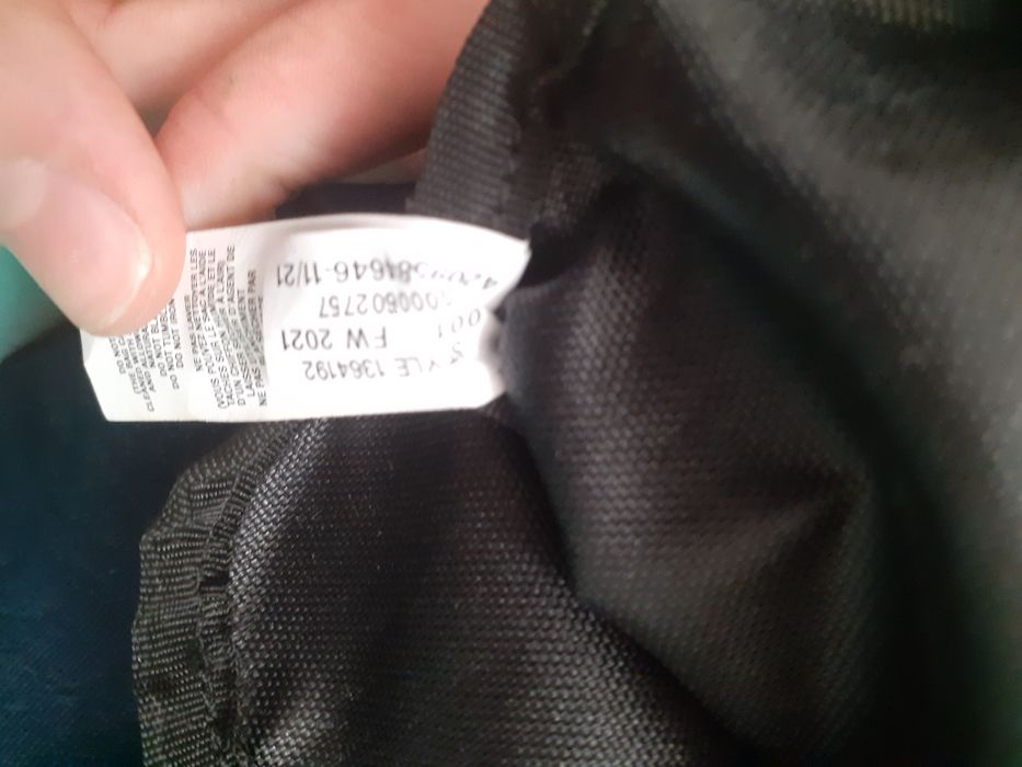 чантичка Under Armour