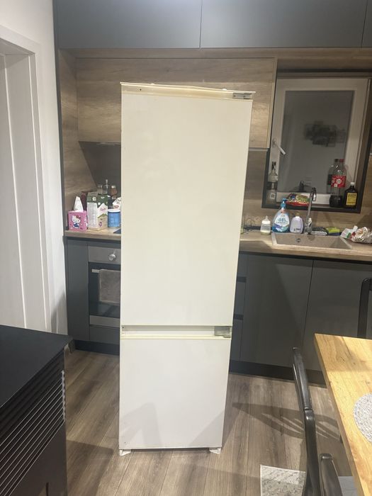 Хладилник за  вграждане