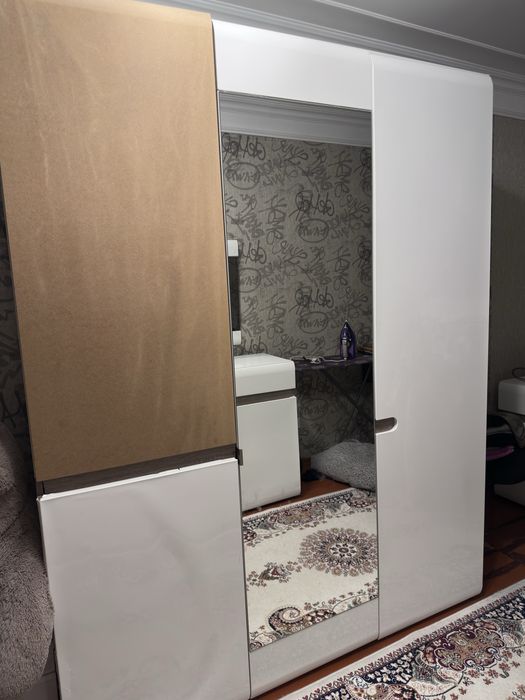 Шкаф белый Ацека