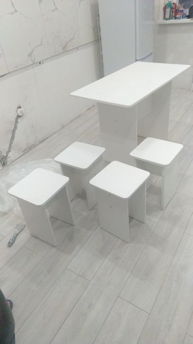 Стол/ кухонный стол