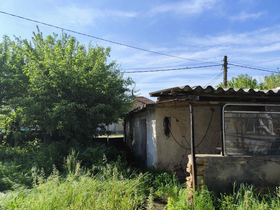 Къща с голям двор, село Лехчево