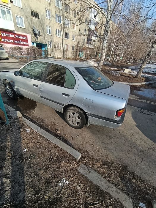 Продам машину Nissan