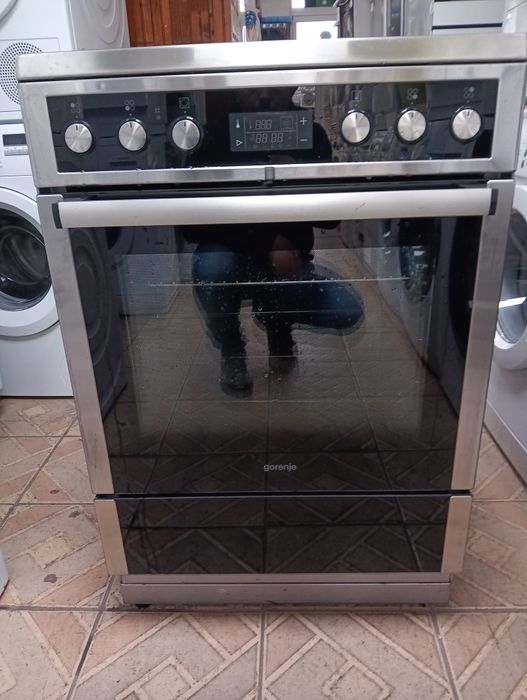 Иноксова свободно стояща печка с керамичен плот Gorenje 2 год.Гаранция