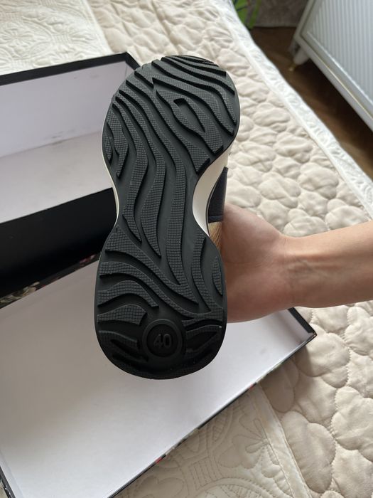 Кроссовка женский