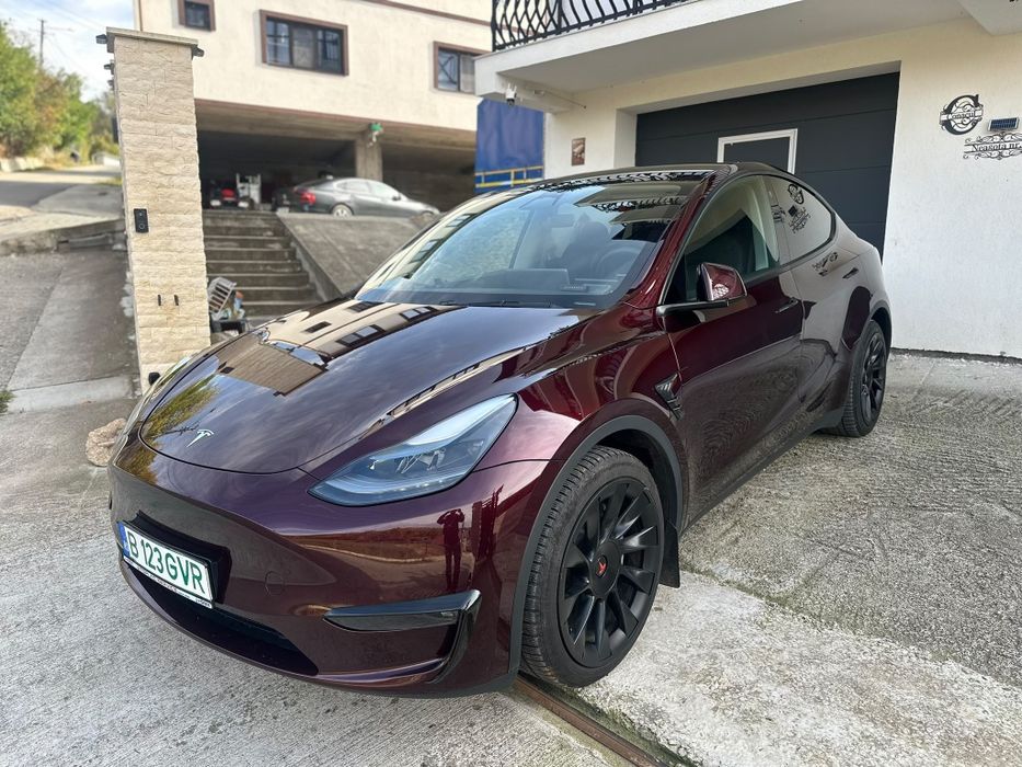 Tesla model Y dual motor 2023 4x4 proprietar de noua
