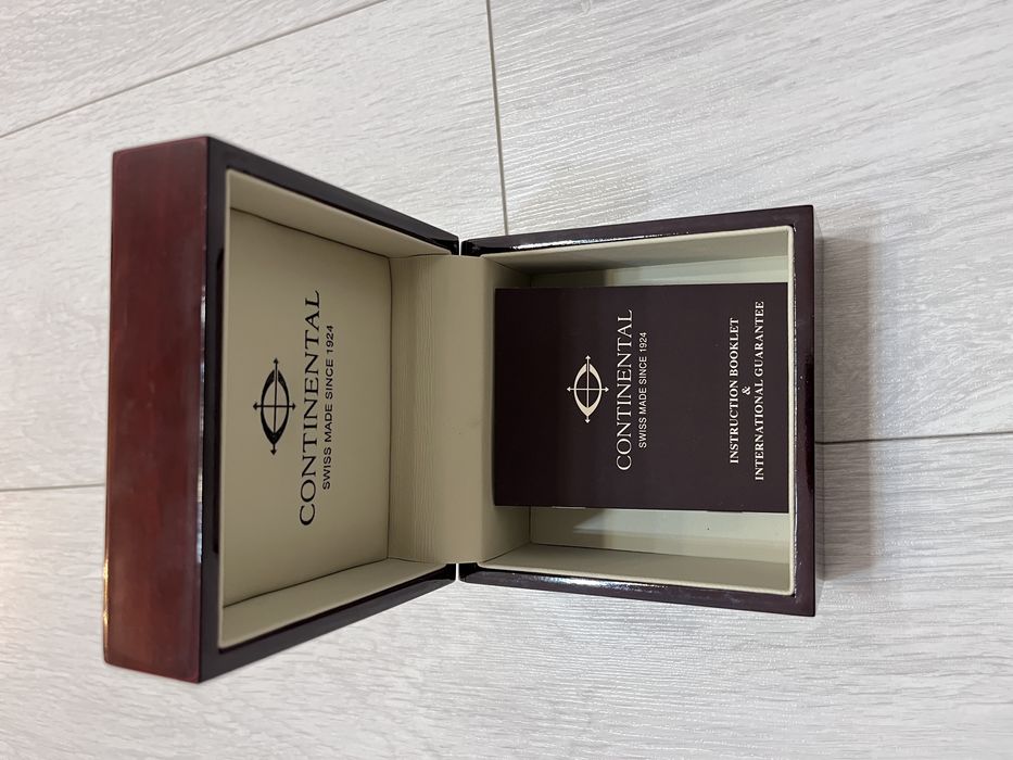 Continental часы