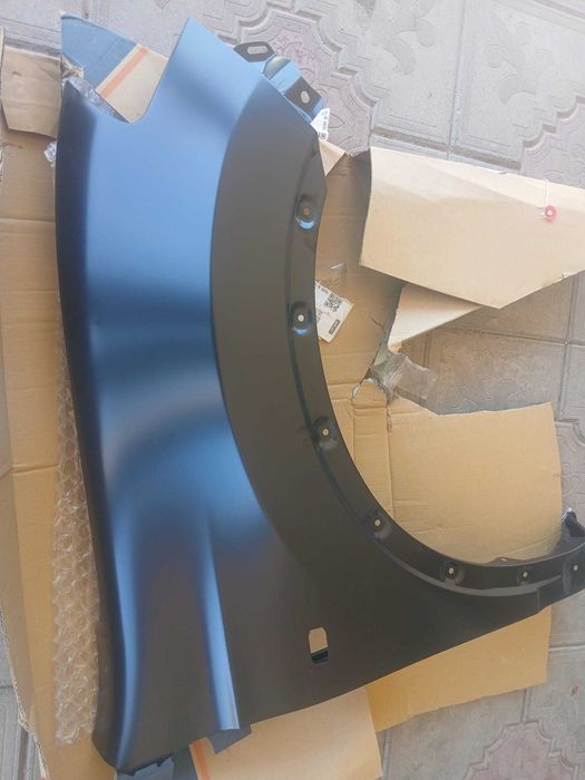 Vand aripa partea dreaptă  noua de Nissan Qashqai