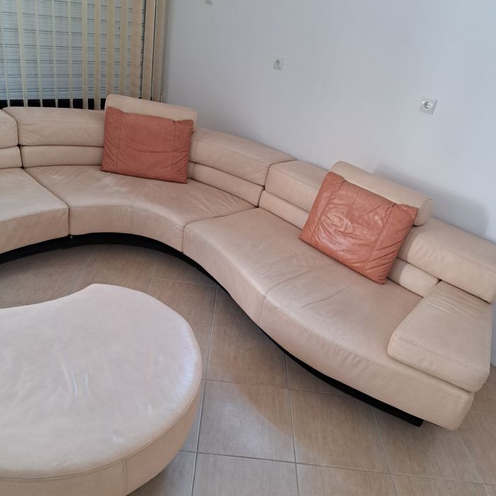 Качествен диван естествена кожа + табуретка на колелца