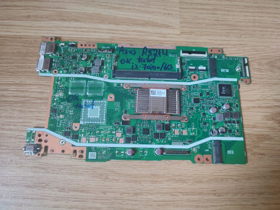 Placa de baza Asus R521U - i3-7020u / 4Gb Ram