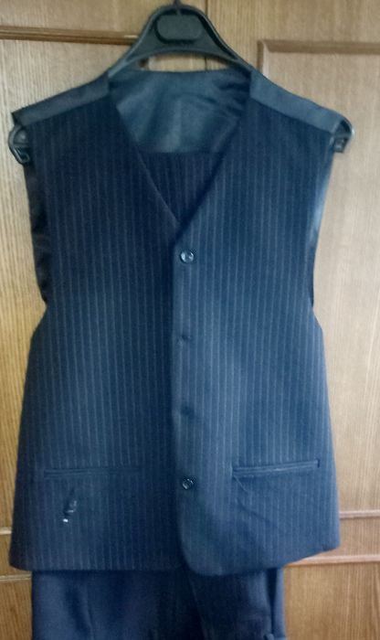 Продадим костюм-тройка