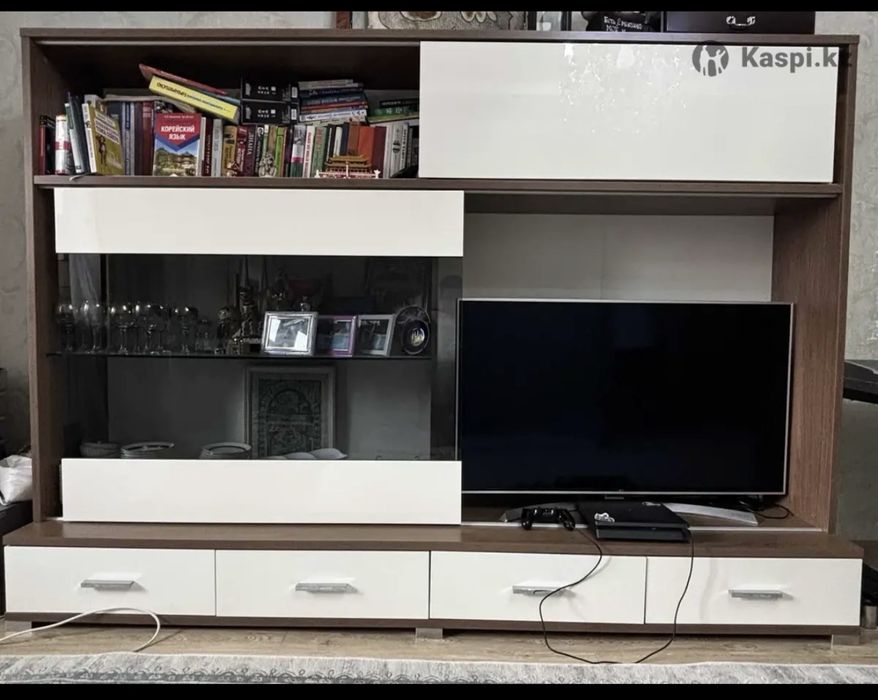 Продаю стенку для гостиной