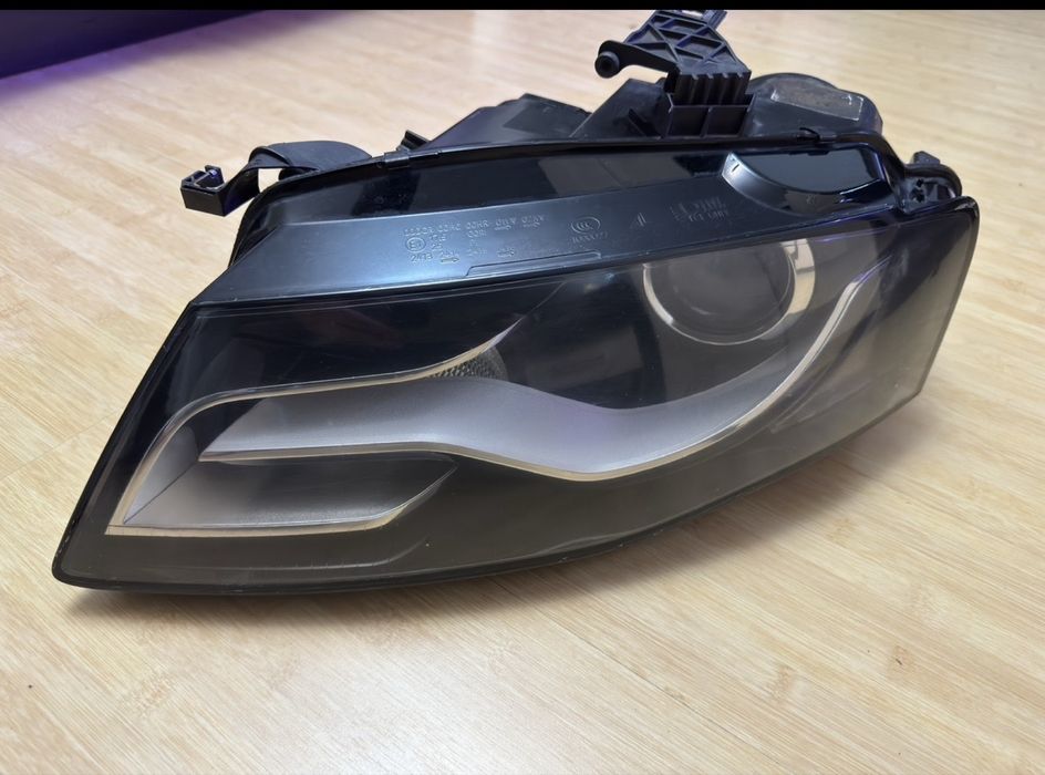 Far stânga Audi A4 B8 NFL (2010) Bi-xenon, lupa, DRL