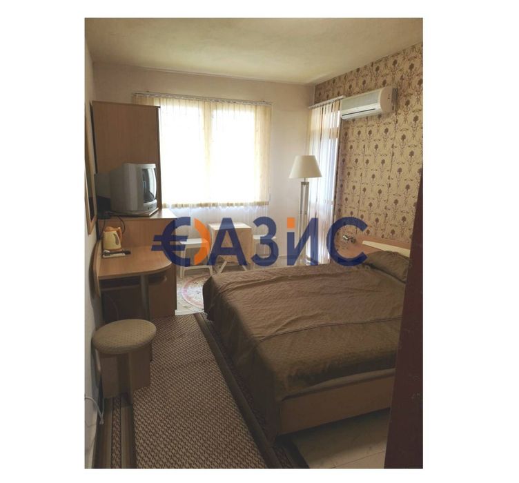 Два самостоятелни етажа на къща за гости с вътрешен двор в курортното