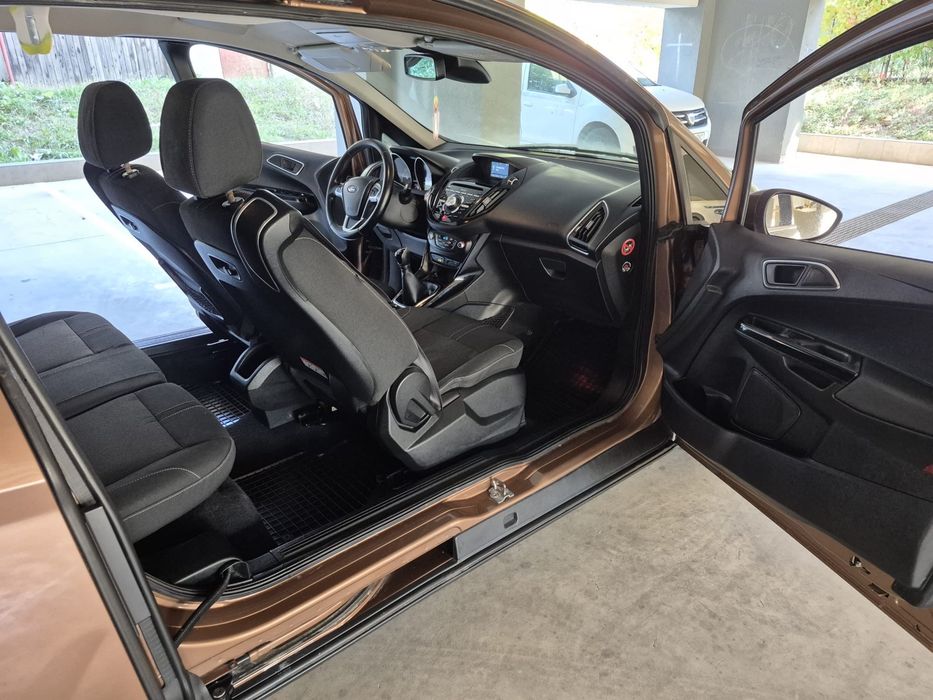 Auto de Showroom Tiriac Auto acte doveditoare - Service reprezentanță