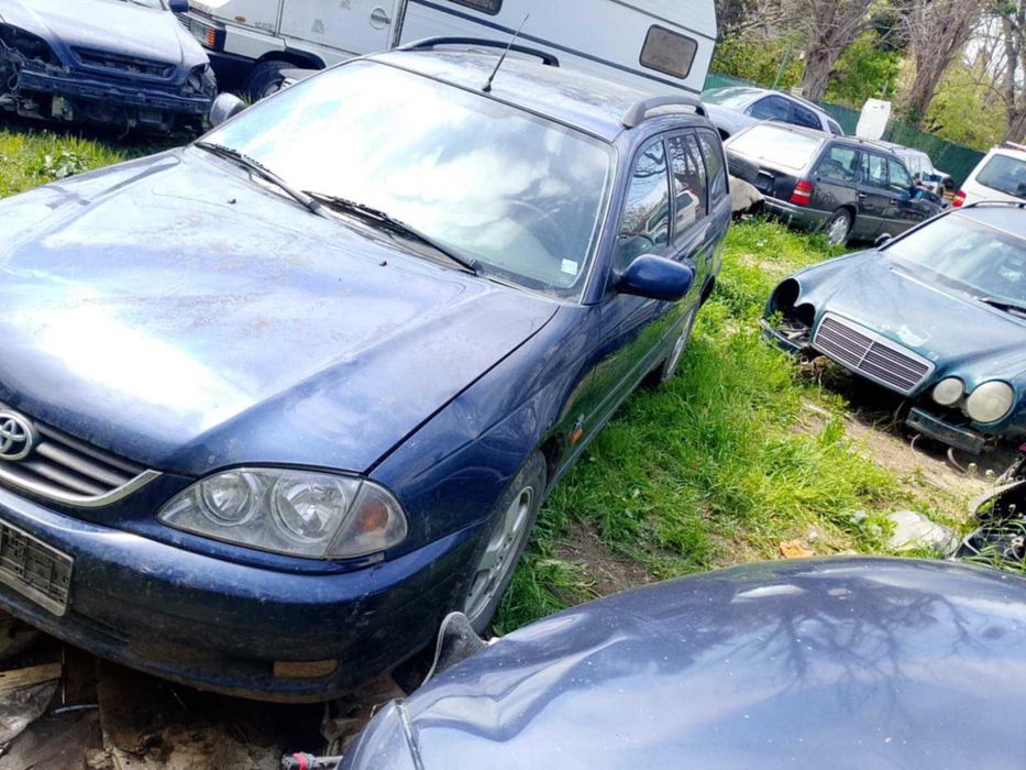 Toyota Avensis 2.0 D4D На части