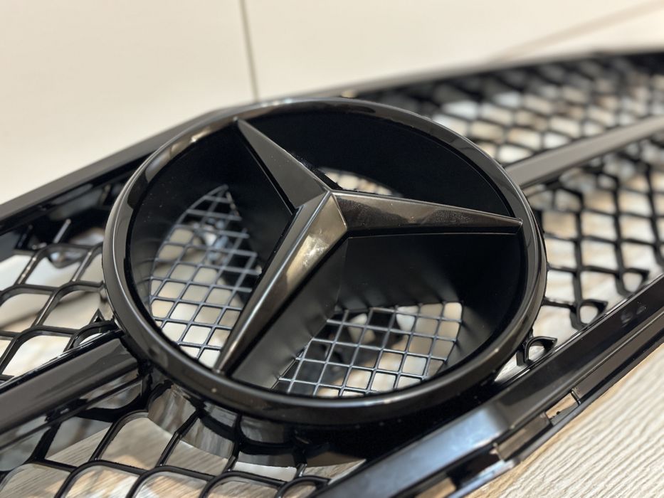 AMG маска решетка за Mercedes W204 C-class 2007-2014