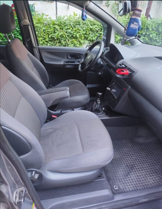 Seat alhambra 7 licuri