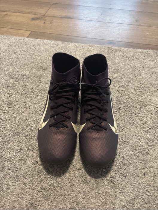 Ghete fotbal Nike Mercurial