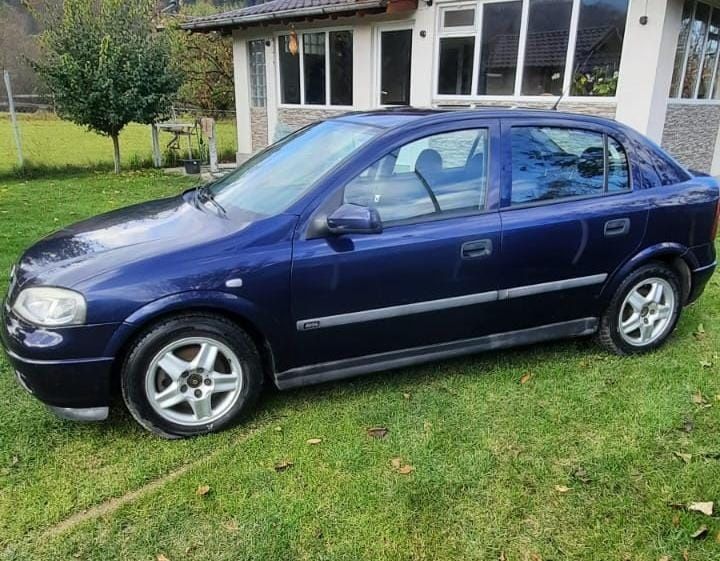 Vând Opel Astra 2000