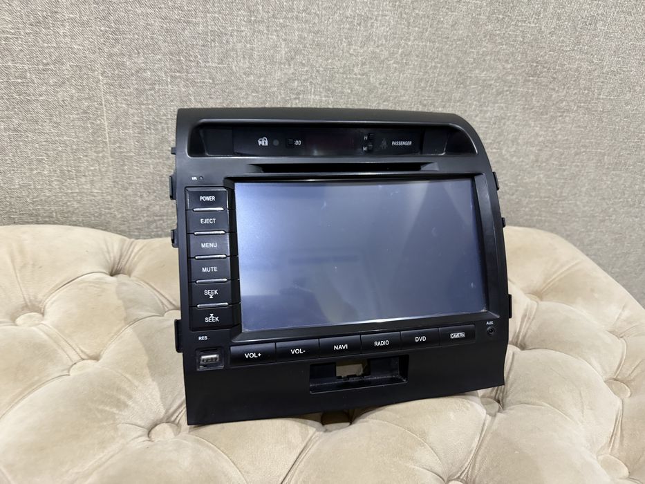 * TOYOTA Land Cruiser 200 штатная магнитола с большим экраном