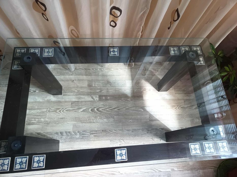 Продава се холна маса