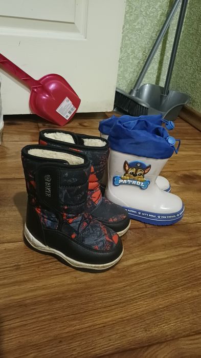 Продам детские сапоги резиновые