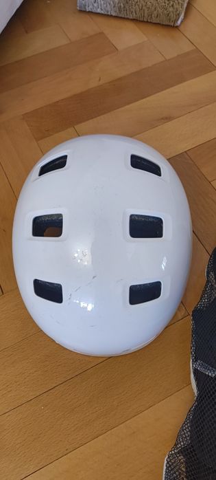 Vând role ajustabile + set protecție + cască 
Role cu