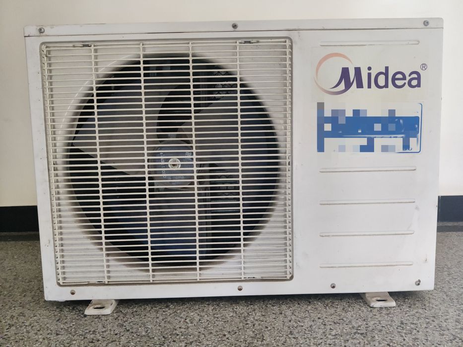 Климатик 12 дванайска Midea MSG-12HR в идеално техническо състояние!