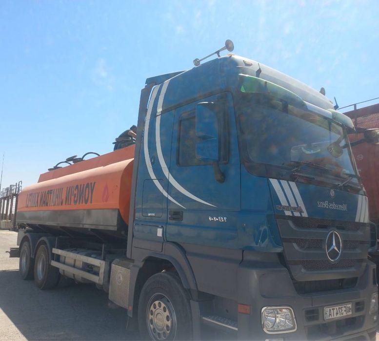 БЕНЗАВОЗ МЕРСЕДЕС БЕНС АКТРОС сотилади 2009 йил ишлаб чикарилган