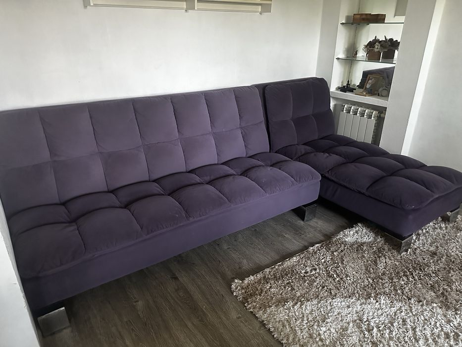 Диван велюровый, фиолетовый