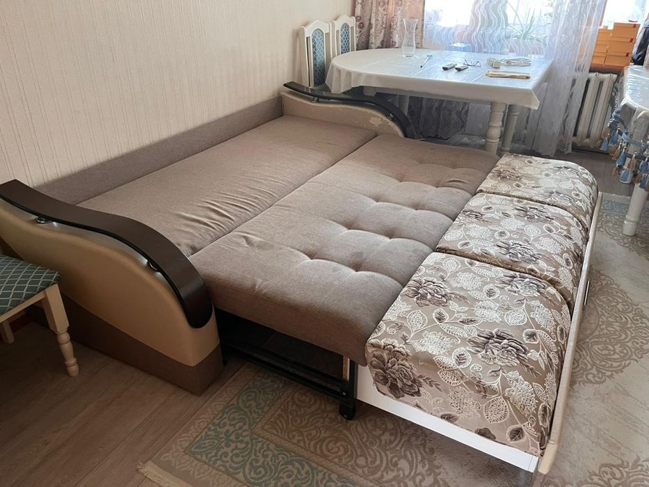 Диван, три положения