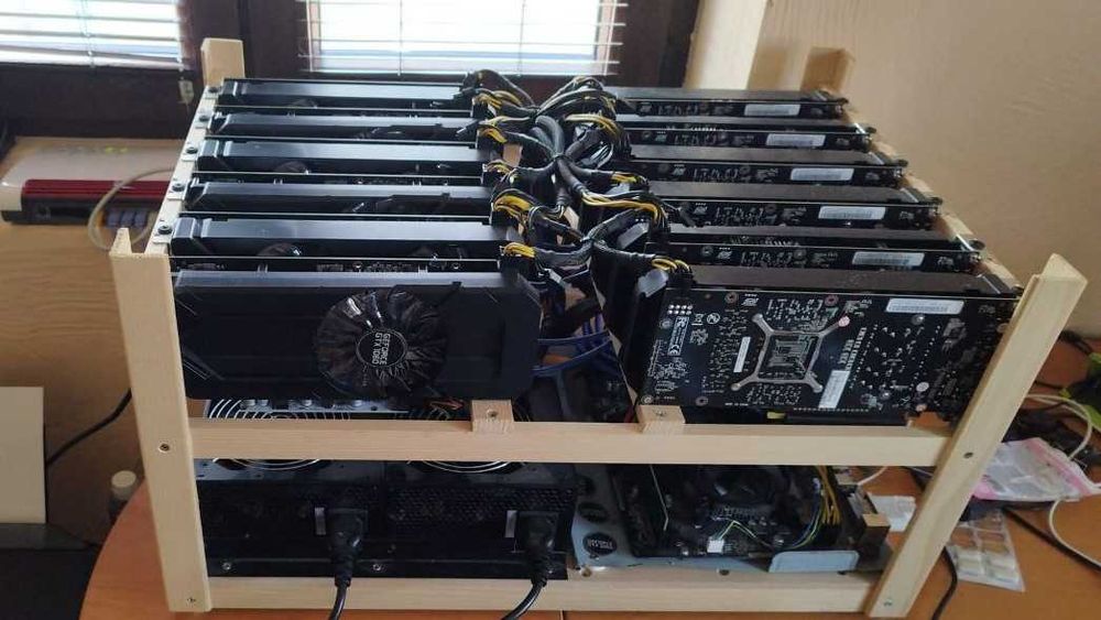 Продавам Crypto Miner - 12 x Nvidia GTX 1060 - Отлично Състояние