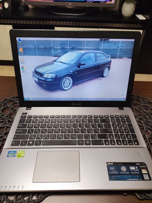 Лаптоп Asus X550V