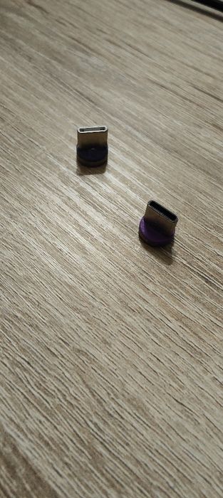 Adaptor magnetic USB Tip-C (mai exact mufa / pinul detașabil care rămâne în telefon sau laptop).
