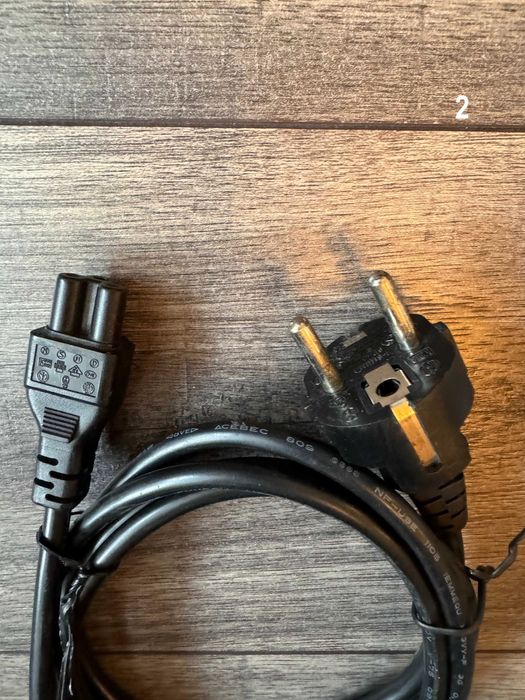 Продавам кабели по 1 евро