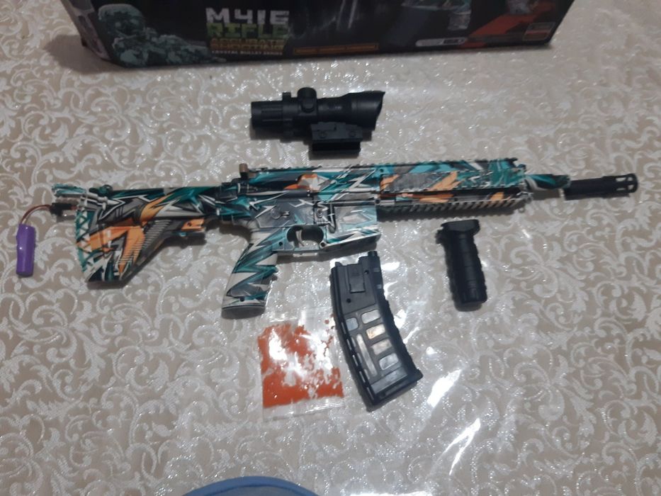 O‘yinchoq aftomat,holati yangi, hamma jihozlari ishlaydi, gidrogel o‘q