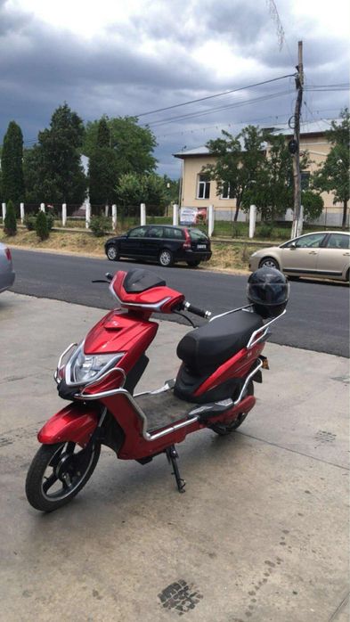 Vând sau schimb scuter electric