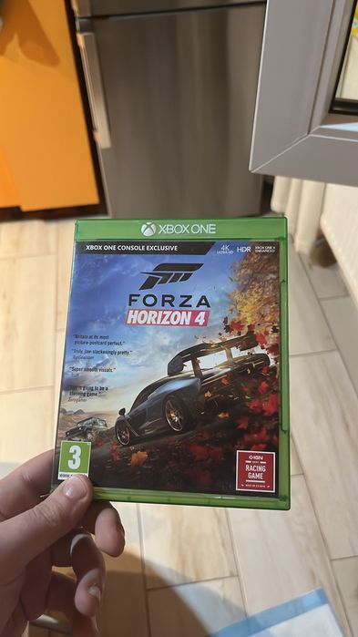 XBOX ONE S stare impecabilă + Forza Horizon 4 joc exclusiv + Monitor Samsung + 2 manete