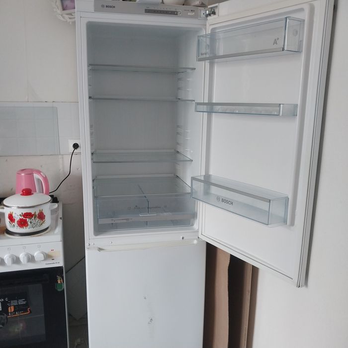 Холодильник  BOSCH