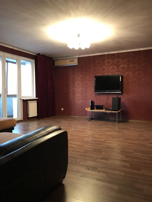 Продам 5- комнатную квартиру.